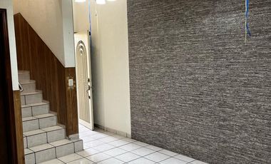 🏡 *CASA EN VENTA EN CUMBRES 4° SECTOR* 🌟