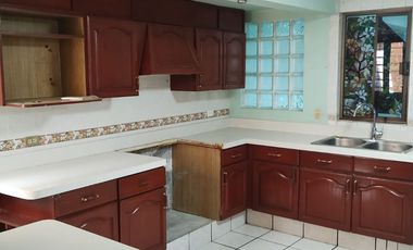 🏡 *CASA EN VENTA EN CUMBRES 4° SECTOR* 🌟