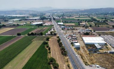 Bodega en carretera en Salida Salamanca