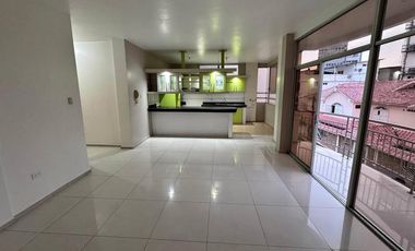 En alquiler departamento de 3 dormitorios en Kennedy. (GC)