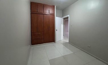En alquiler departamento de 3 dormitorios en Kennedy. (GC)