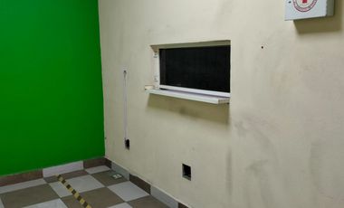 SE RENTA OFICINAS CON BODEGA EN ESQUINA!!! 📍Col Ganadera