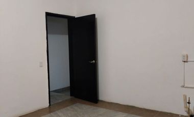 SE RENTA OFICINAS CON BODEGA EN ESQUINA!!! 📍Col Ganadera