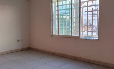 SE RENTA OFICINAS CON BODEGA EN ESQUINA!!! 📍Col Ganadera