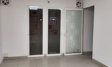 SE RENTA OFICINAS CON BODEGA EN ESQUINA!!! 📍Col Ganadera