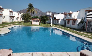 Casa con alberca, fracc. Joyas del Marqués