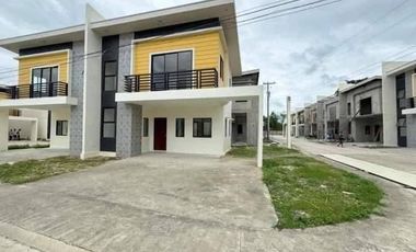 ✨ 𝗕𝗥𝗘𝗘𝗭𝗔 𝗦𝗖𝗔𝗣𝗘𝗦 𝗣𝗛𝗔𝗦𝗘 𝟮 – 𝗣𝗥𝗘-𝗦𝗘𝗟𝗟𝗜𝗡𝗚 𝗡𝗢𝗪! ✨ Own your dream home for as low as ₱28K/month equity!