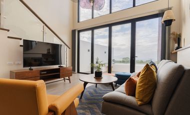 Modern Villa with Taal Lake Views