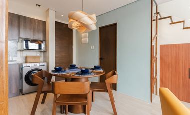 Modern Villa with Taal Lake Views