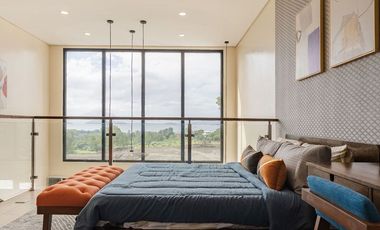 Modern Villa with Taal Lake Views
