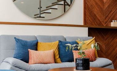 Modern Villa with Taal Lake Views