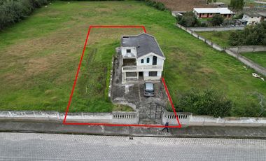 Venta terreno con casa (Cotacachi-Quiroga) área 1.025m2