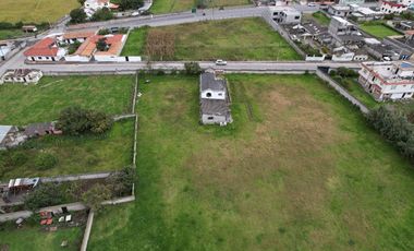 Venta terreno con casa (Cotacachi-Quiroga) área 1.025m2