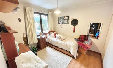 Se arrienda casa en sector Av. España, Rucatremo, Curicó. 4 piezas 3 baños
