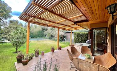 Se arrienda casa en sector Av. España, Rucatremo, Curicó. 4 piezas 3 baños