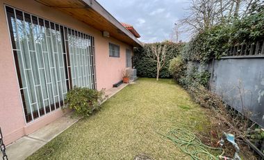 Se arrienda casa en sector Av. España, Rucatremo, Curicó. 4 piezas 3 baños