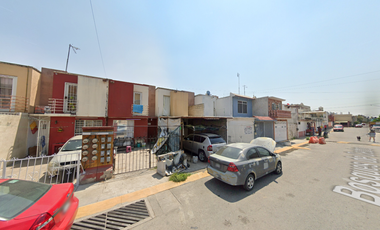 Casa en Calle Bosques de Cedro, El Bosque, Fraccionamiento Paseos de Tultepec II, Estado de México, México ¡NO CRÉDITOS!