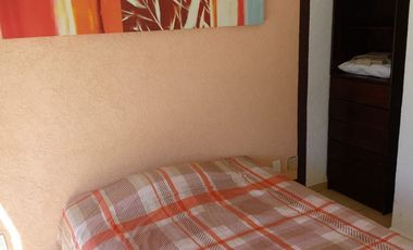 VENTA ¡Departamento en Marina Diamante! 2 recámaras, 1 baño, cocina integral, patio, 1er nivel, condominio con alberca. ¡Ideal para vacacionar!