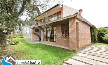 Challuabamba, Venta de Hermosa Casa Estilo Rústico Moderno