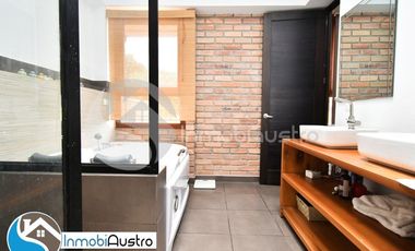 Challuabamba, Venta de Hermosa Casa Estilo Rústico Moderno