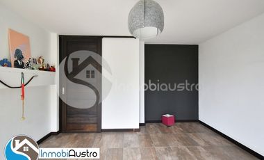 Challuabamba, Venta de Hermosa Casa Estilo Rústico Moderno