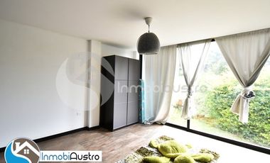 Challuabamba, Venta de Hermosa Casa Estilo Rústico Moderno