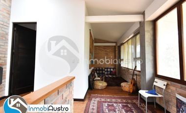 Challuabamba, Venta de Hermosa Casa Estilo Rústico Moderno