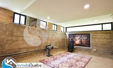 Challuabamba, Venta de Hermosa Casa Estilo Rústico Moderno