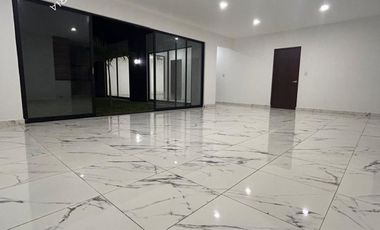 Casa nueva en venta de 1 piso frente a parque con alberca al norte de Mérida