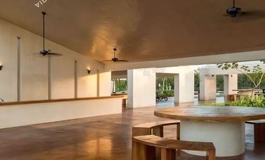Casa nueva en venta de 1 piso frente a parque con alberca al norte de Mérida