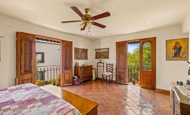 Joya de San Miguel: Casa Kali, Colonial con Jardín Privado