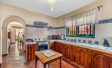 Joya de San Miguel: Casa Kali, Colonial con Jardín Privado