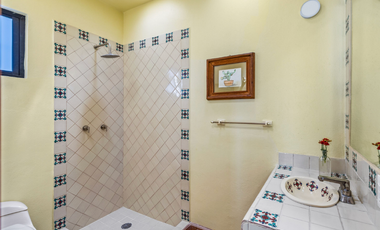 Joya de San Miguel: Casa Kali, Colonial con Jardín Privado