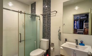 Guaranteed profit when you buy this home! Next to Wellington College and close to golf courses! For sale: Bangkok Boulevard Rama 9–Srinakarin.