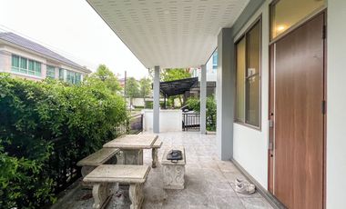 Guaranteed profit when you buy this home! Next to Wellington College and close to golf courses! For sale: Bangkok Boulevard Rama 9–Srinakarin.