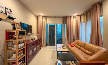 Guaranteed profit when you buy this home! Next to Wellington College and close to golf courses! For sale: Bangkok Boulevard Rama 9–Srinakarin.