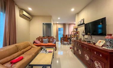 Guaranteed profit when you buy this home! Next to Wellington College and close to golf courses! For sale: Bangkok Boulevard Rama 9–Srinakarin.