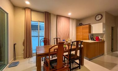Guaranteed profit when you buy this home! Next to Wellington College and close to golf courses! For sale: Bangkok Boulevard Rama 9–Srinakarin.
