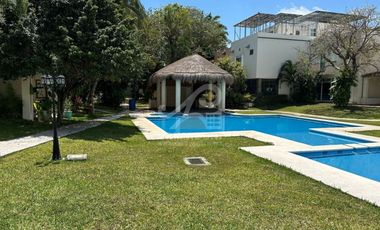 Casa en Venta en Residencial La Hacienda – Atrás de Costco