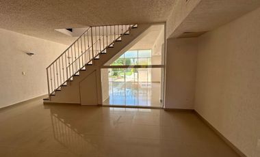 Casa en Venta en Residencial La Hacienda – Atrás de Costco