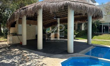 Casa en Venta en Residencial La Hacienda – Atrás de Costco