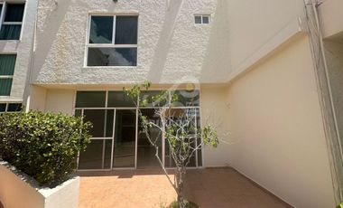Casa en Venta en Residencial La Hacienda – Atrás de Costco