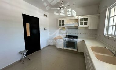 Casa en Venta en Residencial La Hacienda – Atrás de Costco