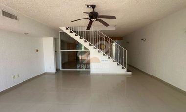 Casa en Venta en Residencial La Hacienda – Atrás de Costco
