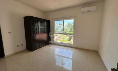 Casa en Venta en Residencial La Hacienda – Atrás de Costco