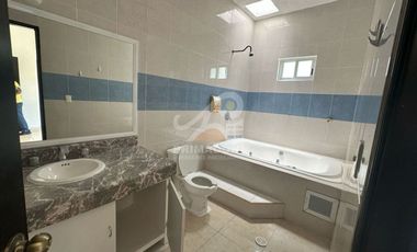 Casa en Venta en Residencial La Hacienda – Atrás de Costco