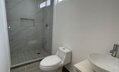 CASA EN RENTA CERCA DEL AEROPUERTO DE TOLUCA Y PARQUE INDUSTRIAL ALAMEDA 2000