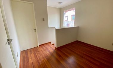 Pasaje El Macizo Poniente 3565