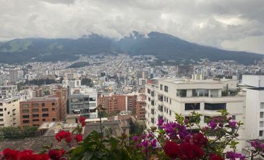 Departamento de renta o venta sector González Suárez, 2 dorms con baño, preciosa vista a la ciudad