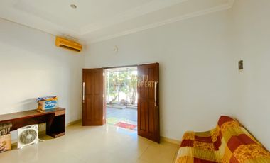 DIJUAL RUMAH MEWAH 2 LANTAI DEKAT SMA BABARSARI SETURAN